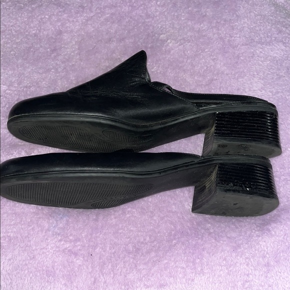Naturalizer Black Mules & Clogs - Picture 5 of 7